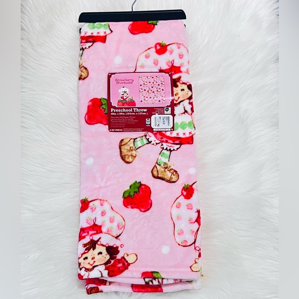 Strawberry Shortcake Toddler Throw Blanket